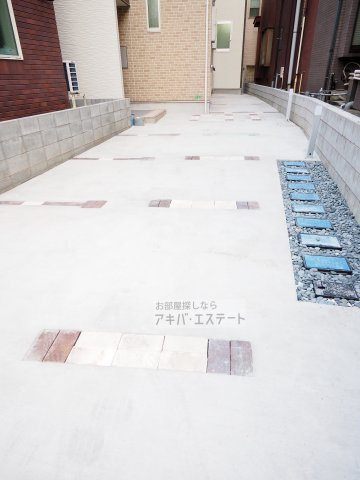 【駐車場】 | ハーモニーテラス柳原Ⅵ | 同一仕様写真