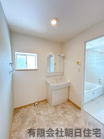 【独立洗面台】 | 淞北台中古戸建 | 独立洗面台、朝の身支度には欠かせません