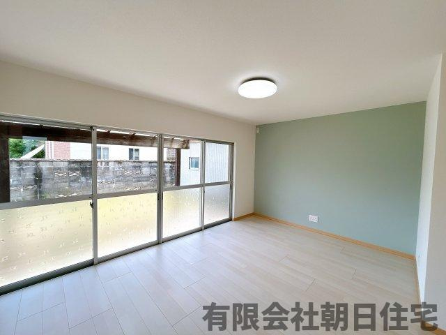 【居間・リビング】 | 淞北台中古戸建 | ゆったり過ごせる居間です