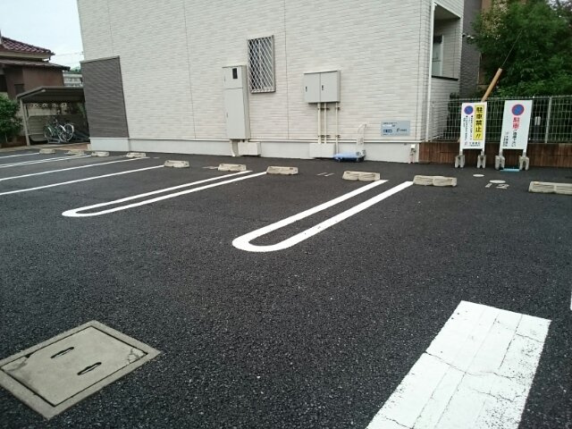 ハピネス和光の駐車場