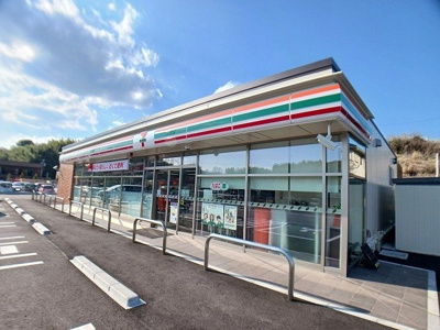 【周辺】 | 横尾マナーハウス | セブンイレブン横尾東町３丁目店まで700m