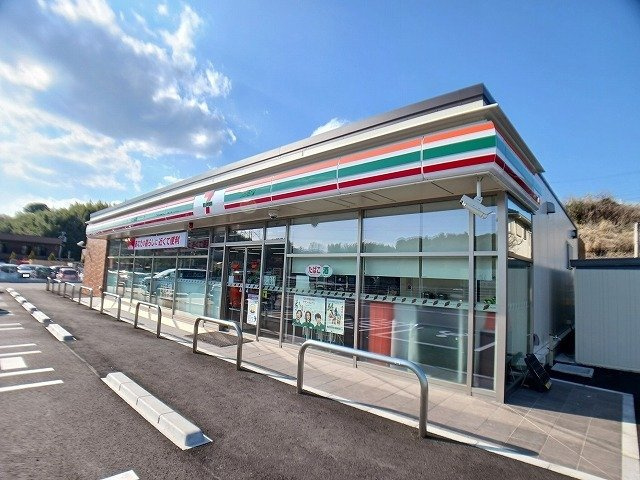 【周辺】 | 横尾マナーハウス | セブンイレブン横尾東町３丁目店まで700m
