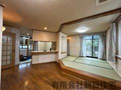 【居間・リビング】 | 東津田町中古戸建 | 【リフォーム前写真7/19撮影】家族が集まるLDKの写真です。