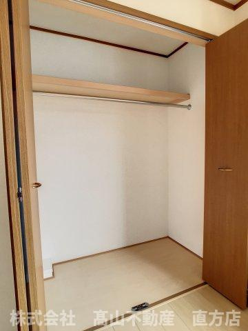 直方市大字感田のアパートの収納