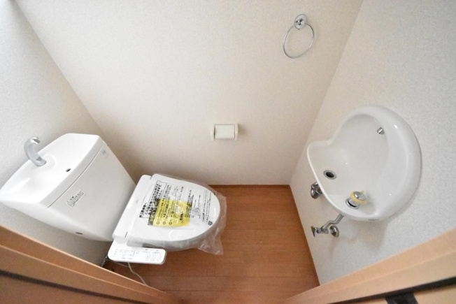 【トイレ】 | パディストン六軒町 | ゆったりとした空間のトイレです