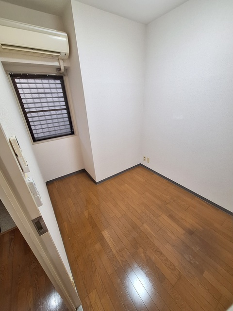 クオレ三軒茶屋の洋室|★明るいフローリングのお部屋です★