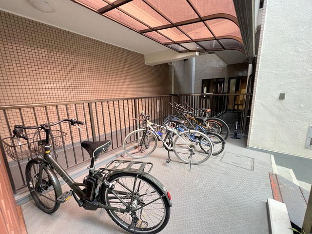 クオレ三軒茶屋のその他|★屋根付き駐輪場★