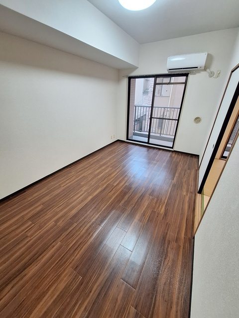 クオレ三軒茶屋の居間・リビング|★明るいフローリングのお部屋です★