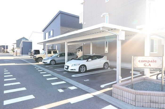 カンパーレ　ＧＡの駐車場