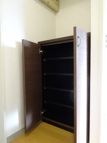 所沢メゾン1号館の収納|※画像は同物件別室となります。