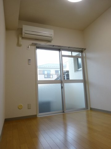 所沢メゾン1号館の洋室|※画像は同物件別室となります。