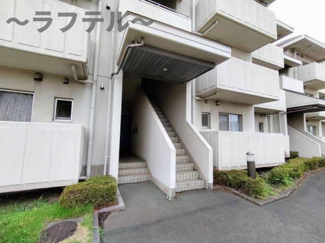 ルネッサンス小手指Ⅰ号館のエントランス