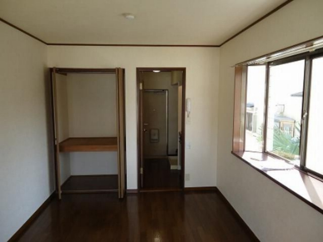 町田市玉川学園５丁目のアパートの居間・リビング
