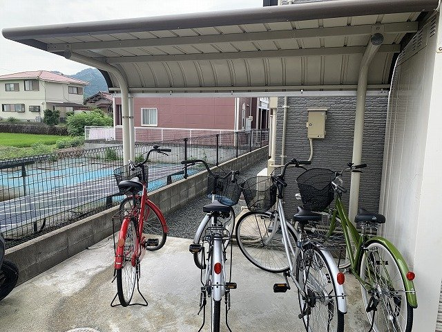 レオパレスコスモガーデンのその他|自転車置き場