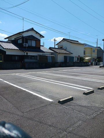 パークサイド３２８　Ｂの駐車場