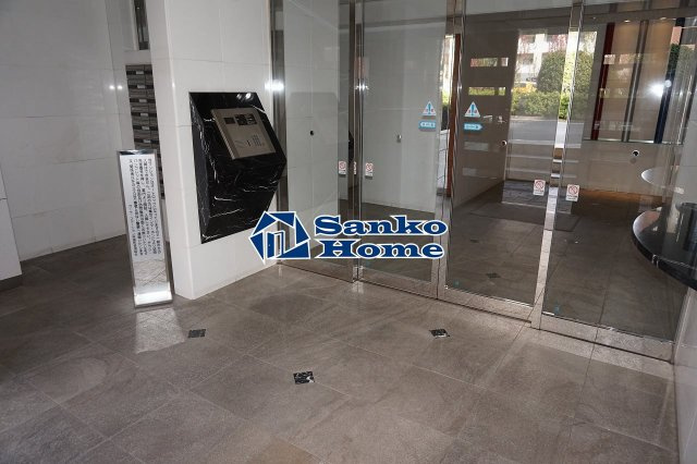 ガーラ・ステーション新富町のロビー