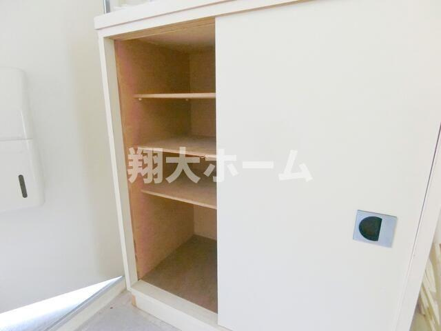 小澤ビルの玄関