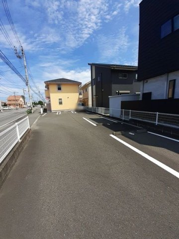 グレイス横黒の駐車場