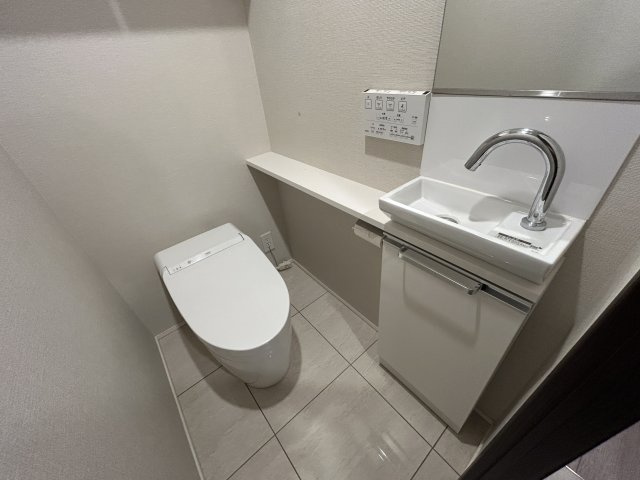 オープンレジデンシア恵比寿コートのトイレ|清潔感のあるトイレです