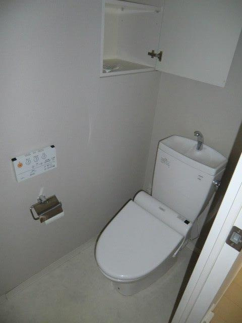 リエトコート武蔵小杉イーストタワーのトイレ|ゆったりとした空間のトイレです
