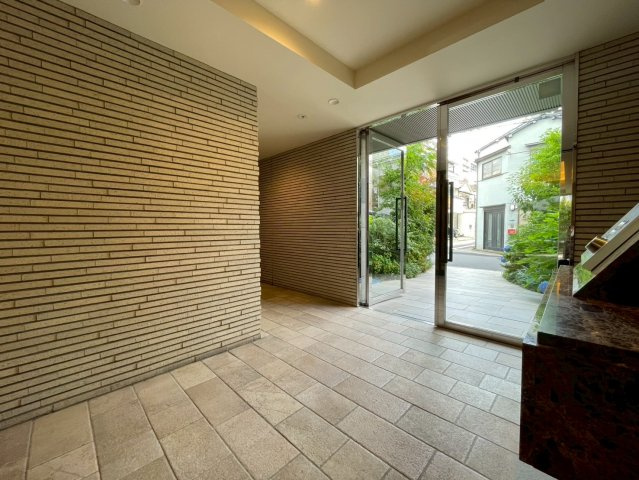 シャルム亀戸のロビー|建物の内部です