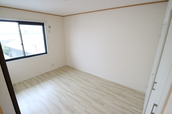 メゾン堀川B棟の洋室