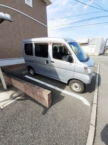 マーベラスの駐車場