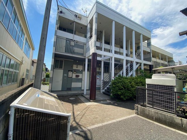 レオパレス中浦和の外観