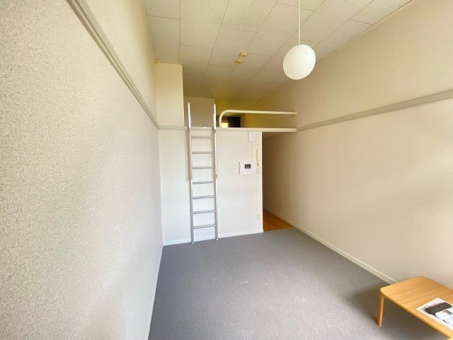レオパレス中浦和の居間・リビング|設備の仕様が現物と異なる場合がございます。