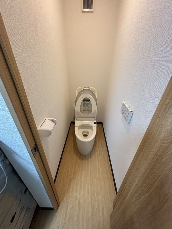 品川戸建のトイレ