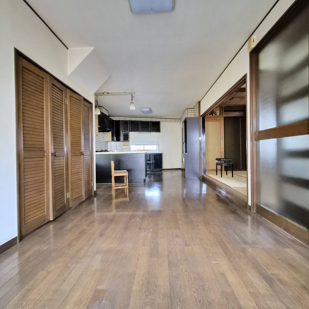 高崎市並榎町193-9の洋室