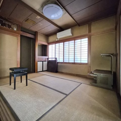 高崎市並榎町193-9の和室