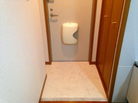 クローリスメゾン２番館の玄関|きれいな玄関です