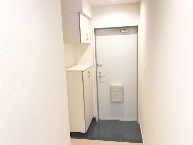 合志市須屋のアパートの玄関