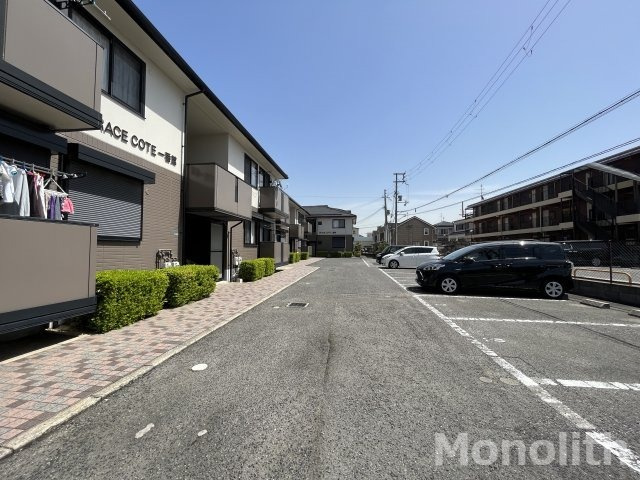 GRACE COTEの駐車場