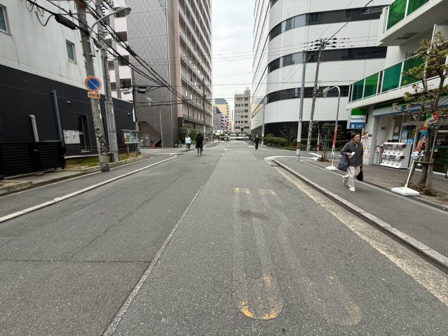 アーデン四ツ橋プライマリーワンの駐車場