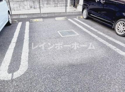 フェリークスの駐車場