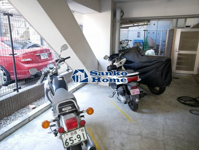 OLIO東神田の駐車場