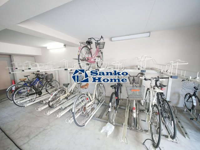 OLIO東神田の駐車場