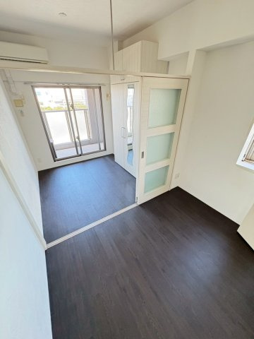 福岡市東区箱崎ふ頭３丁目の賃貸マンションの居間・リビング