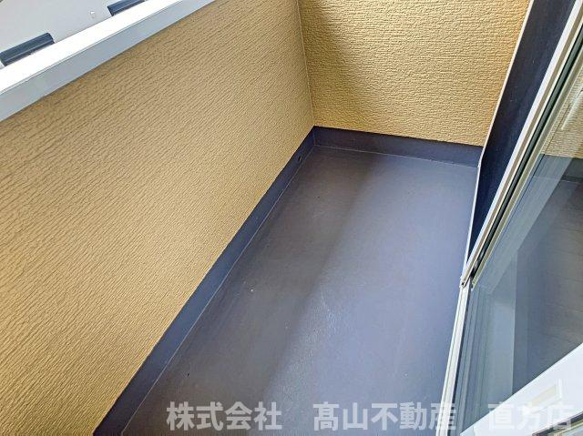 直方市大字感田のアパートのバルコニー