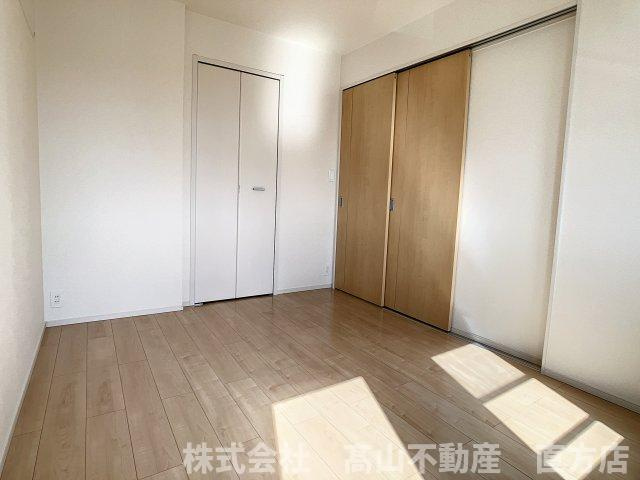 直方市大字感田のアパートの洋室