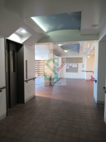 エコタワーバオバブのロビー