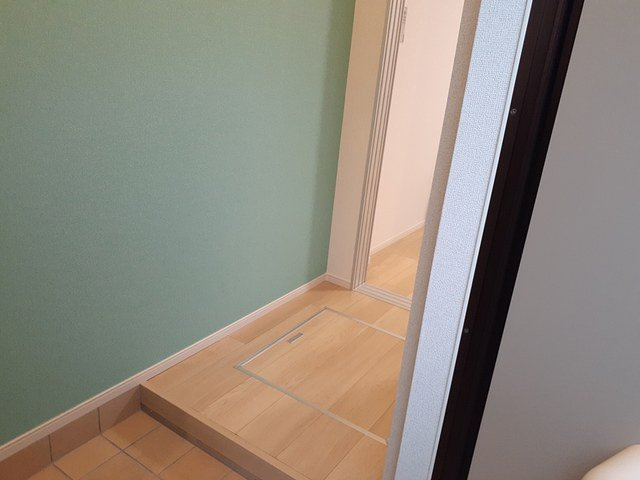 レジデンス春岡の玄関