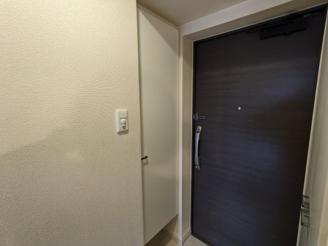 プレミアムキューブ東十条アリアの玄関