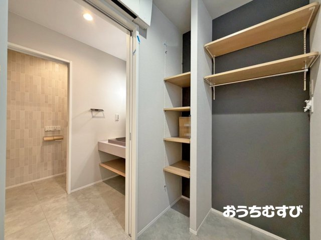 春日井市高山町6期(全3棟)の洗面所