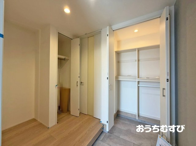 春日井市高山町6期(全3棟)の玄関