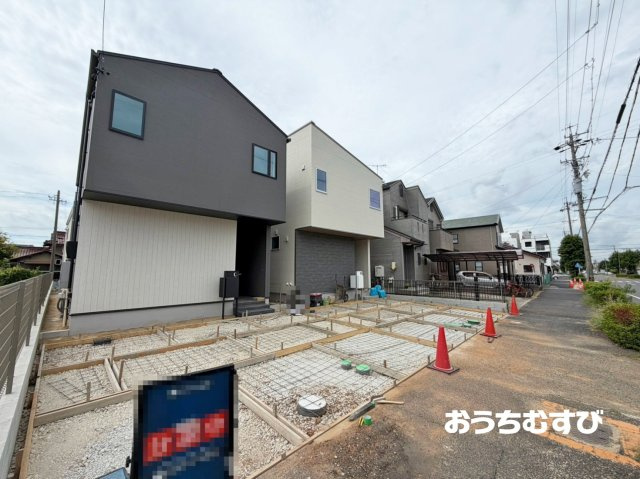 春日井市高山町6期(全3棟)の前面道路含む現地写真