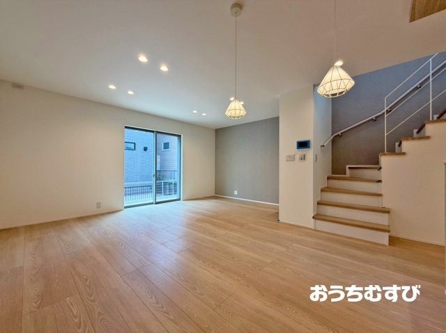春日井市高山町6期(全3棟)の居間・リビング