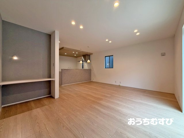 春日井市高山町6期(全3棟)の居間・リビング